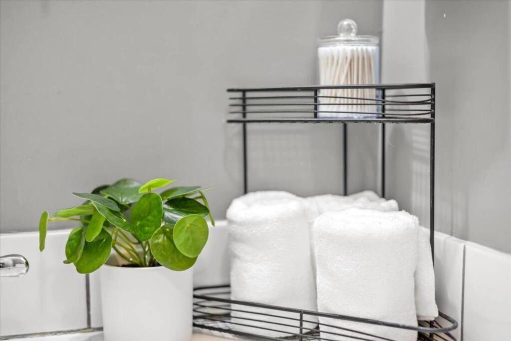 Sleep 5 - Pet & Baby - Laundry - Closer To Hospitals Индианаполис Экстерьер фото